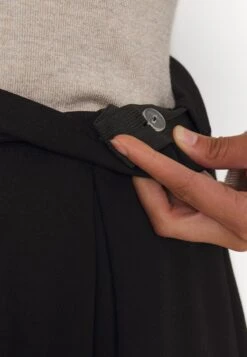 Anna Field Plooirok - Black 18 Anna Field Plooirok - Black -Anna Field Winkel 0a595e0492054f1db9f62bb080a1285c