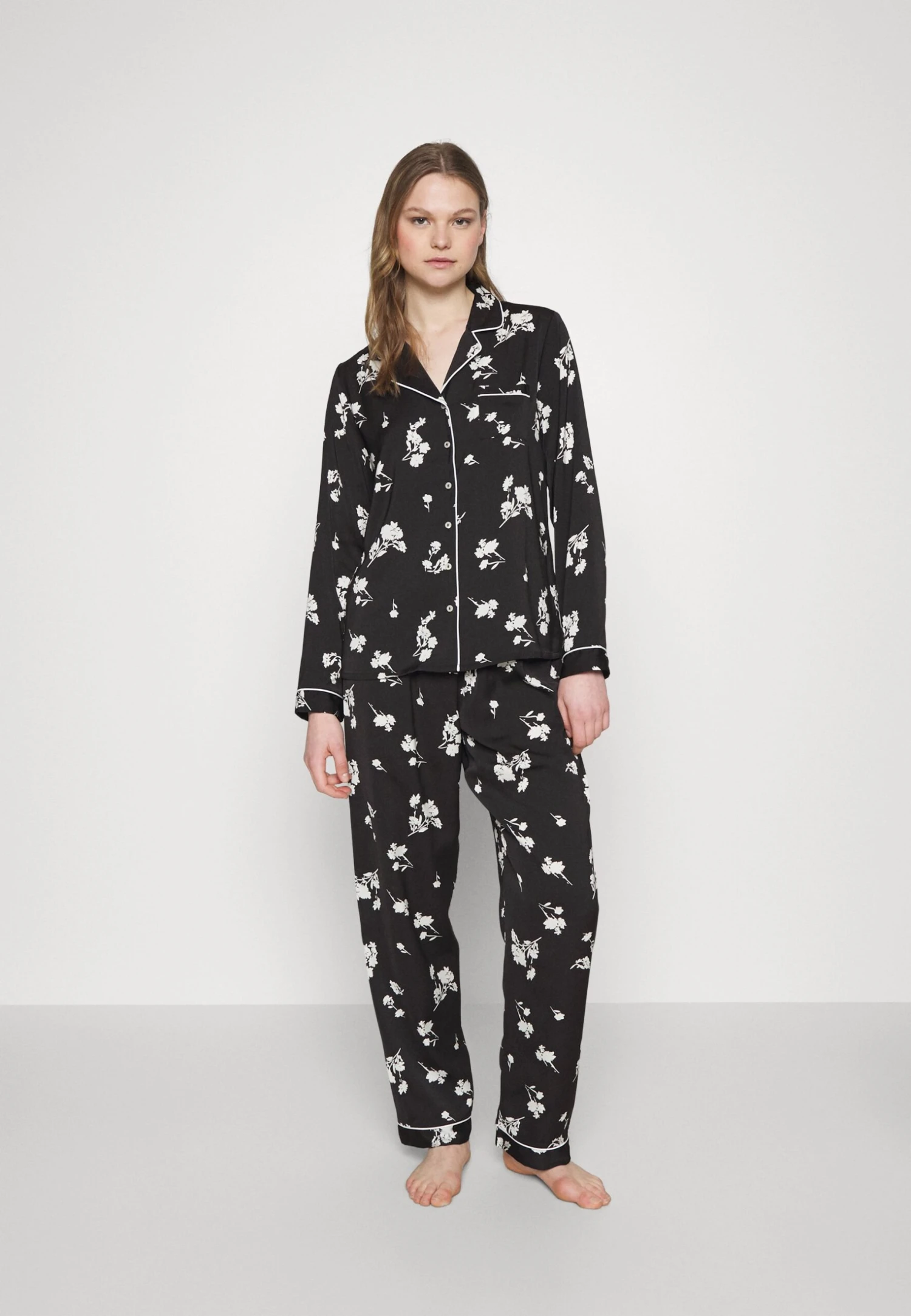 Anna Field Set - Pyjama - Black/Offwhite 1 Anna Field Set - Pyjama - Black/Offwhite