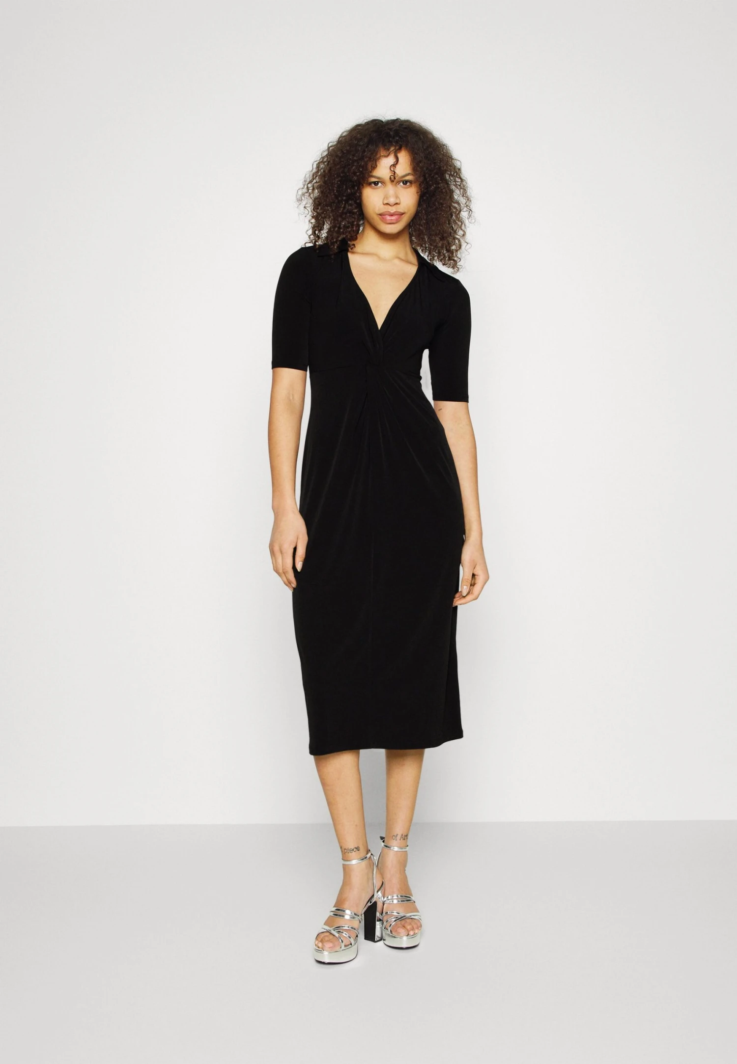 Center Front Knot Low Midi Dress - Jurk - Black 1 Center Front Knot Low Midi Dress - Jurk - Black