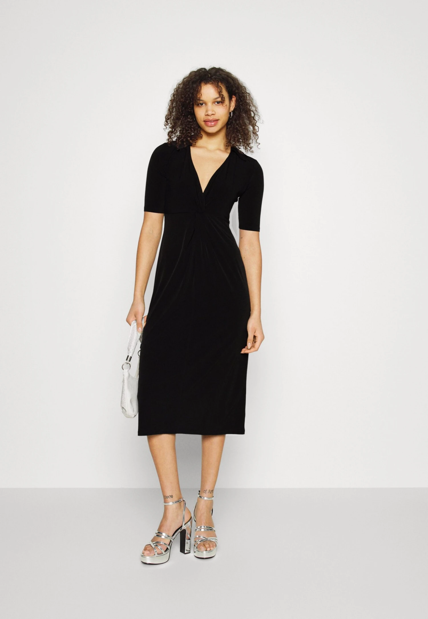 Center Front Knot Low Midi Dress - Jurk - Black 2 Center Front Knot Low Midi Dress - Jurk - Black - Afbeelding 2