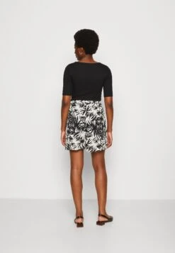 Anna Field Shorts - Black/Off-White 8 Anna Field Shorts - Black/Off-White -Anna Field Winkel 3a9846adea8c4808a36cdb49e64ed70f