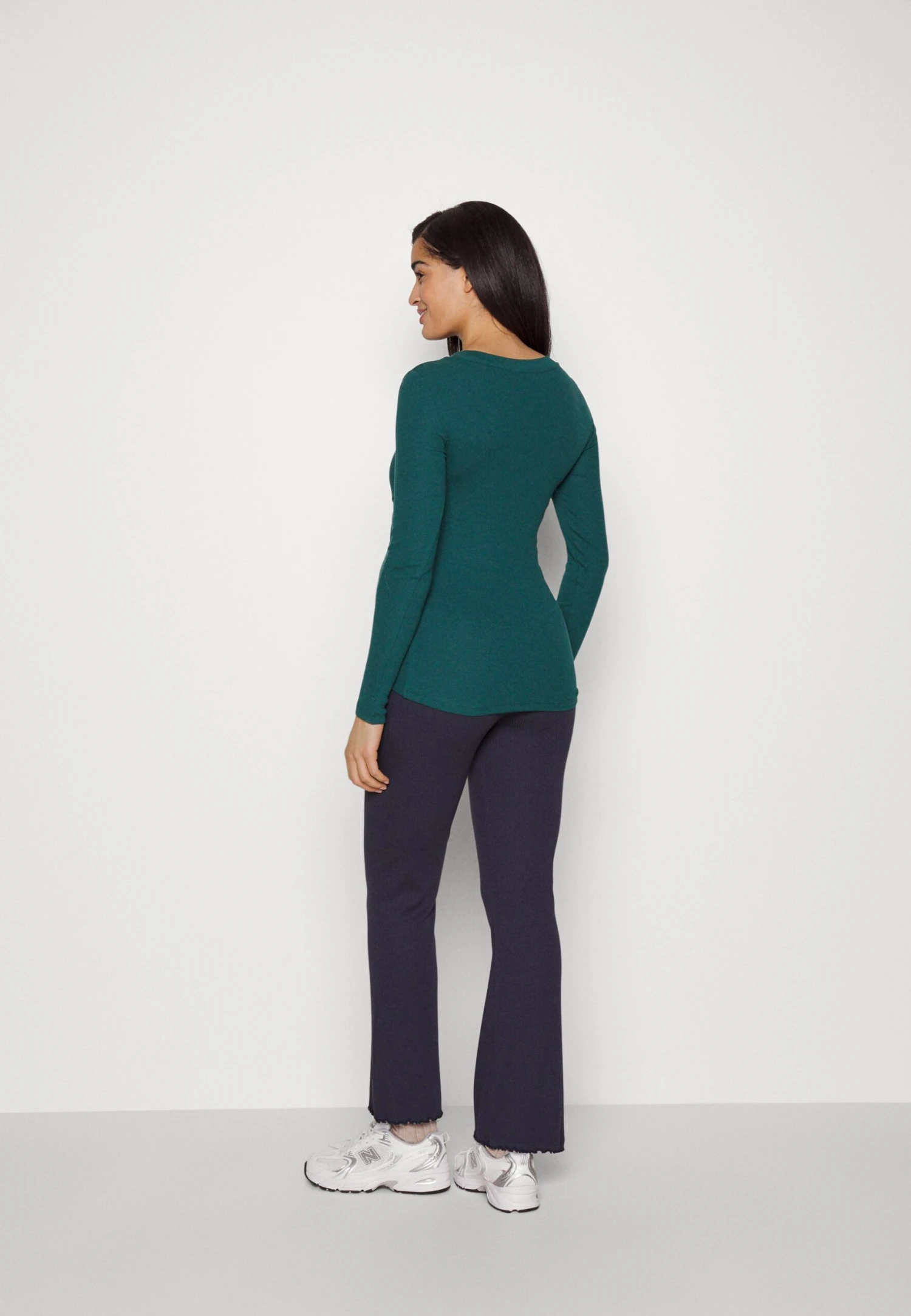 Nursing - Longsleeve - Dark Green 3 Nursing - Longsleeve - Dark Green - Afbeelding 3