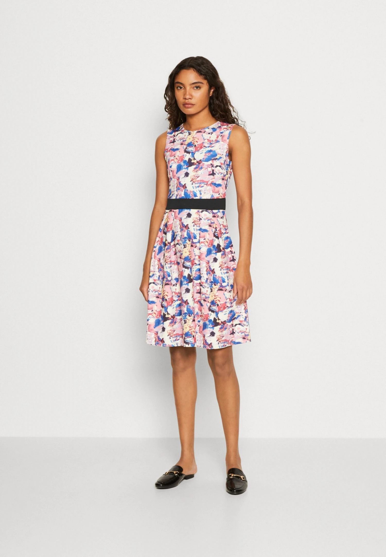 Anna Field Jurk - Beige/Blue/Pink 1 Anna Field Jurk - Beige/Blue/Pink