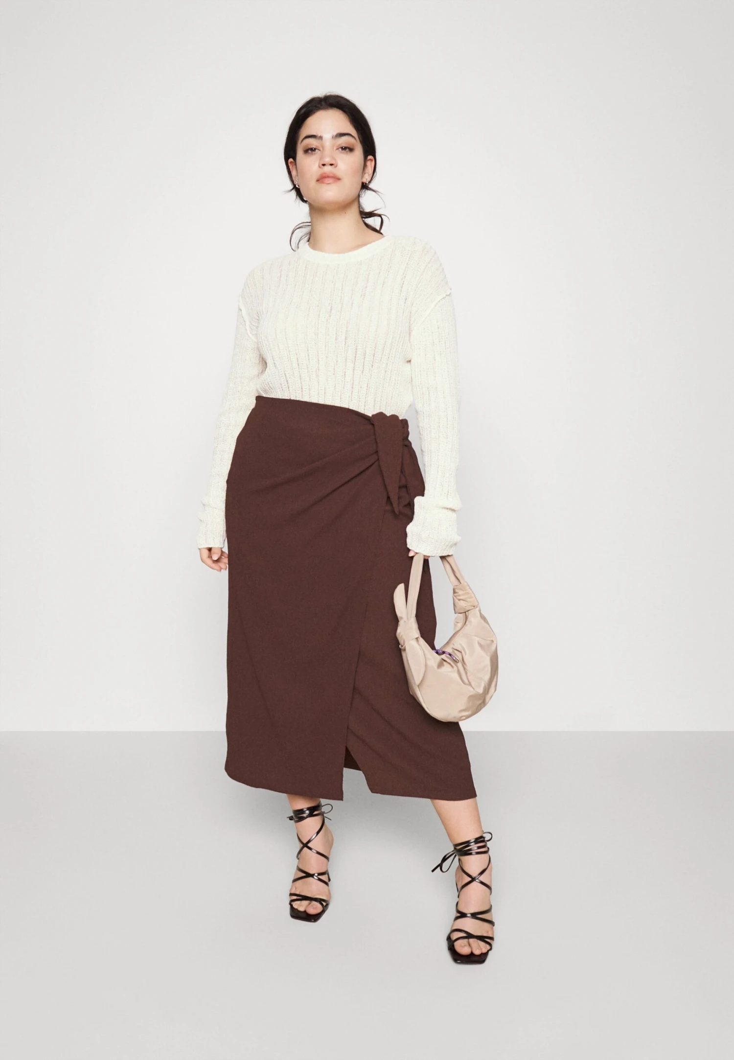 Curvy Textured Sarong Midi Skirt - Wikkelrok - Brown 2 Curvy Textured Sarong Midi Skirt - Wikkelrok - Brown - Afbeelding 2