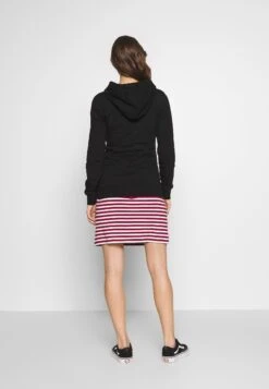 Nursing - Sweatshirt - Hoodie - Black 7 Nursing - Sweatshirt - Hoodie - Black -Anna Field Winkel 82fc836ca5474d43be505778892d12a6