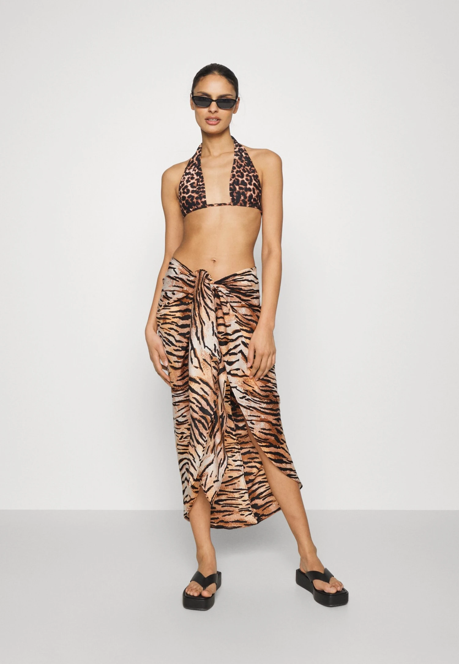 Anna Field Geo Print Sarong / 917 - Multi-Coloured - Wikkelrok - Multi-Coloured 2 Anna Field Geo Print Sarong / 917 - Multi-Coloured - Wikkelrok - Multi-Coloured - Afbeelding 2