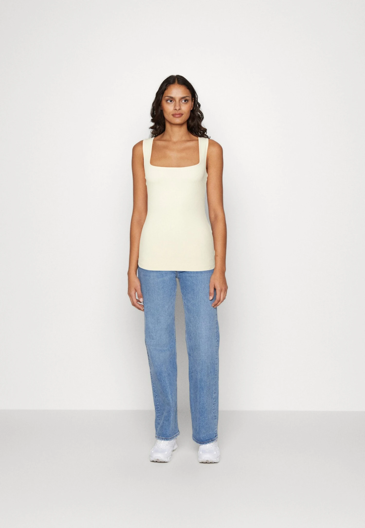 Anna Field Top - Sand 2 Anna Field Top - Sand - Afbeelding 2