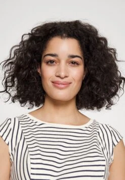 Maternity Baby Doll Nursing Tee- T-Shirt Print -Dark Blue/Off-White -Anna Field Winkel 8c3abe7c8c1f46f5a45d96808f456c74