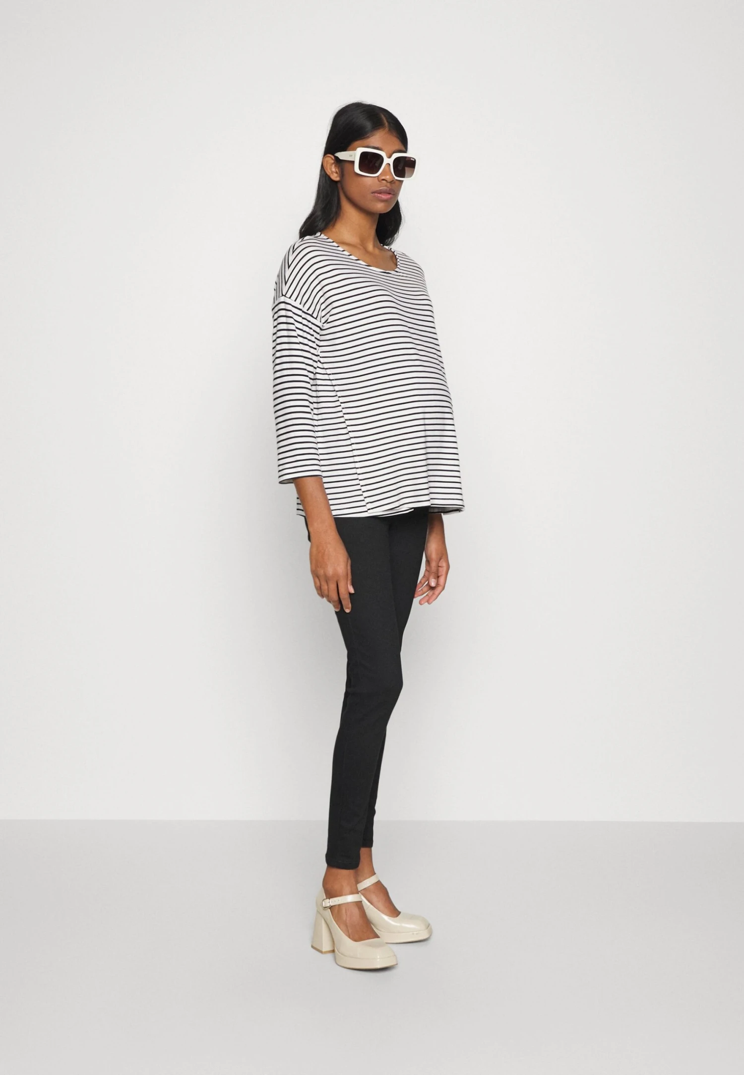 Longsleeve - Black/White 2 Longsleeve - Black/White - Afbeelding 2