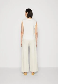 Anna Field T-Shirt Basic - Off-White 8 Anna Field T-Shirt Basic - Off-White -Anna Field Winkel 9133cb750bef414db93f6a115557a0e5