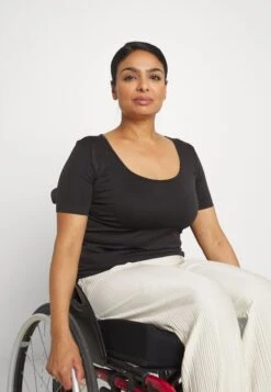 Anna Field T-Shirt Basic - Black 10 Anna Field T-Shirt Basic - Black -Anna Field Winkel 93f0434dc9984823923cfee4103275ca