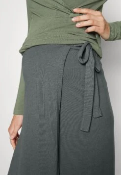 Maternity Basic Midi Skirt- Kokerrok - Light Green 9 Maternity Basic Midi Skirt- Kokerrok - Light Green -Anna Field Winkel 966ca3a490b643babb058a6ad02875e0