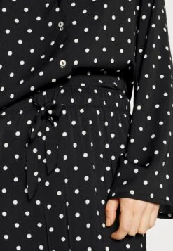 Anna Field Pyjama - Black/Off-White 12 Anna Field Pyjama - Black/Off-White -Anna Field Winkel 981d5fa029ec42d78a5e91a71b6356b0