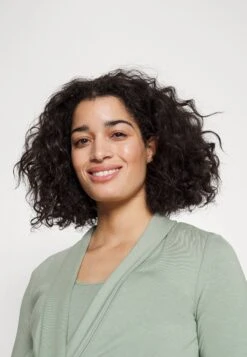 Circ Nursing Wrap Over Long Sleev - Longsleeve - Light Green 9 Circ Nursing Wrap Over Long Sleev - Longsleeve - Light Green -Anna Field Winkel a08356135a474ab4b7be8fec373cb4fa