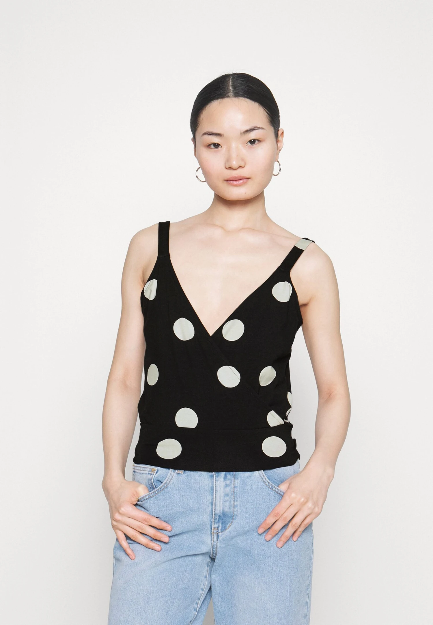 Top - Black/White 1 Top - Black/White