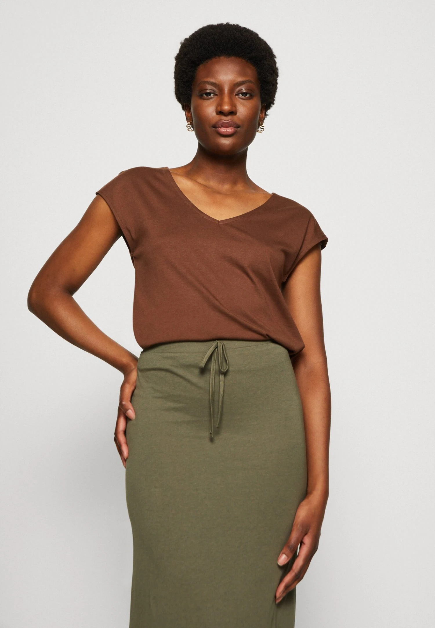Anna Field T-Shirt Basic - Dark Brown 4 Anna Field T-Shirt Basic - Dark Brown - Afbeelding 4