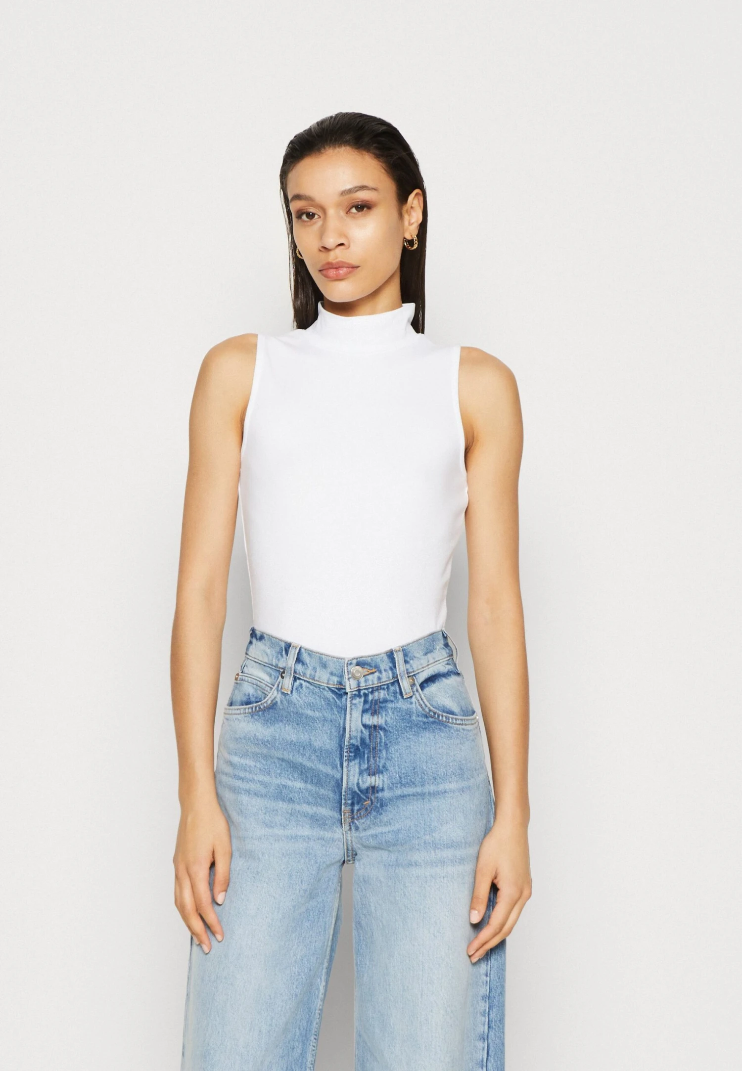 Anna Field Top - White 1 Anna Field Top - White