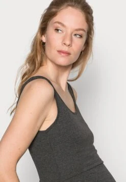 3 Pack - Top - Black/Dark Grey/White 11 3 Pack - Top - Black/Dark Grey/White -Anna Field Winkel cb8c2b685982457f9421a6e16e38a678