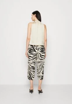 Anna Field Top - Off-White 8 Anna Field Top - Off-White -Anna Field Winkel d9c5d38d7f3d4273906a516a7842f4a3