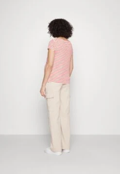 Maternity Long Tee- T-Shirt Basic - Red/Off-White 9 Maternity Long Tee- T-Shirt Basic - Red/Off-White -Anna Field Winkel de89f1049ca14b0490ad5713be4dea31