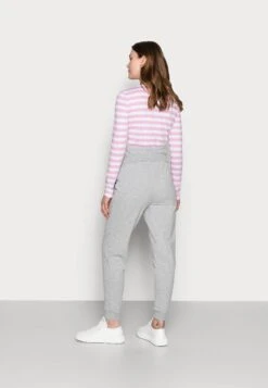 Slim Fit Joggers - Overbump - Trainingsbroek - Light Grey 8 Slim Fit Joggers - Overbump - Trainingsbroek - Light Grey -Anna Field Winkel ec8b8db9f4644214ae44962275380ee5
