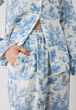 Anna Field SOFT MUSLIN COTTON PRINTED SET - Pyjama - White/blue 11 Anna Field SOFT MUSLIN COTTON PRINTED SET - Pyjama - White/blue -Anna Field Winkel f2643aae19db44bf9276824fd5991d14