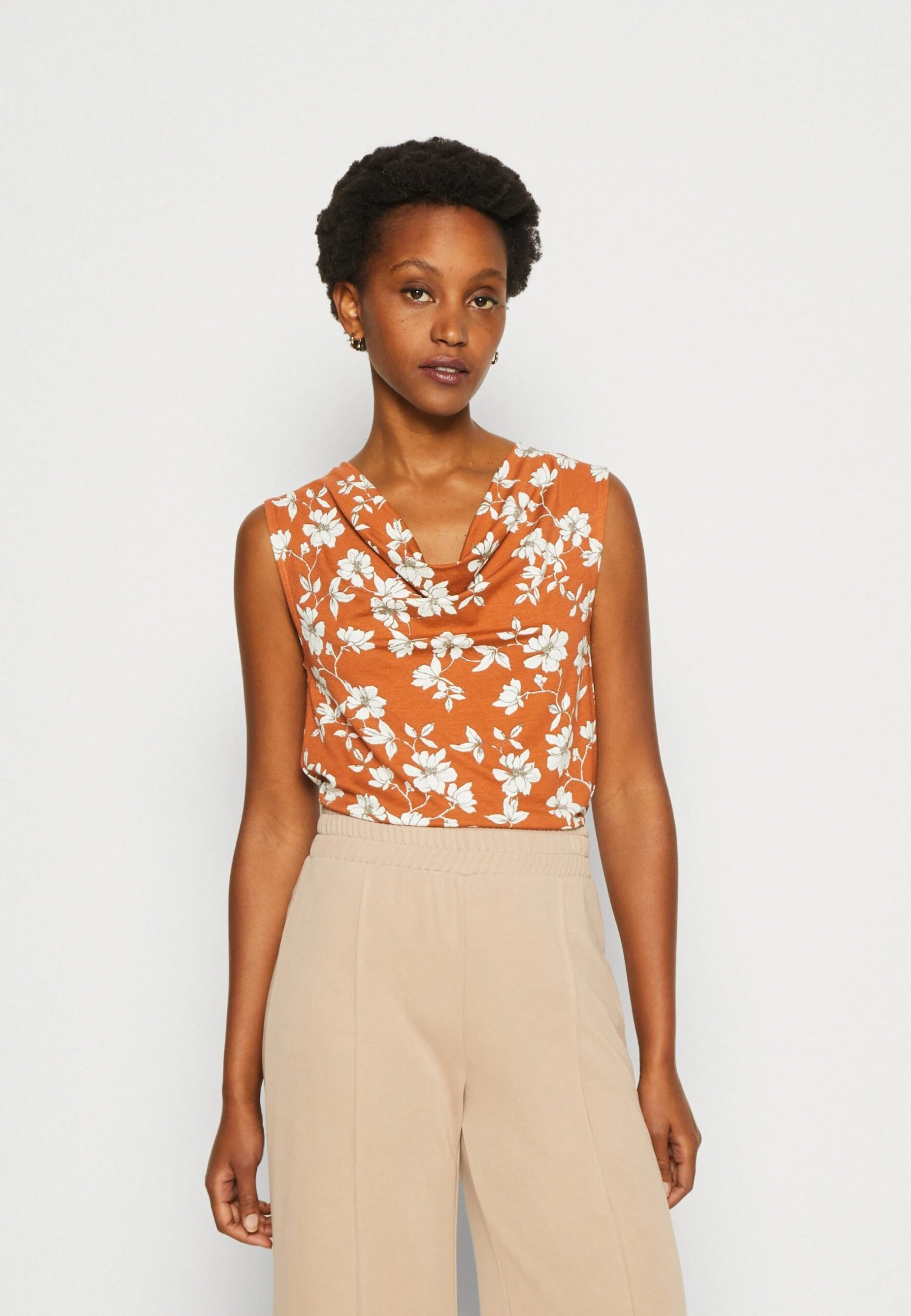 Anna Field Top - Brown/White 1 Anna Field Top - Brown/White
